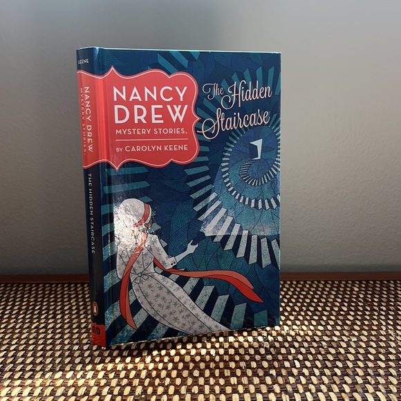 Nancy Drew Mystery Book Series- Books 1-4 - Picture 4 of 6